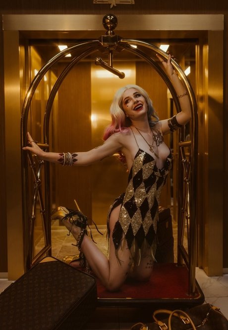 セクシーなブルネットのオンリーファンズ 美しい裸 ギャラリー