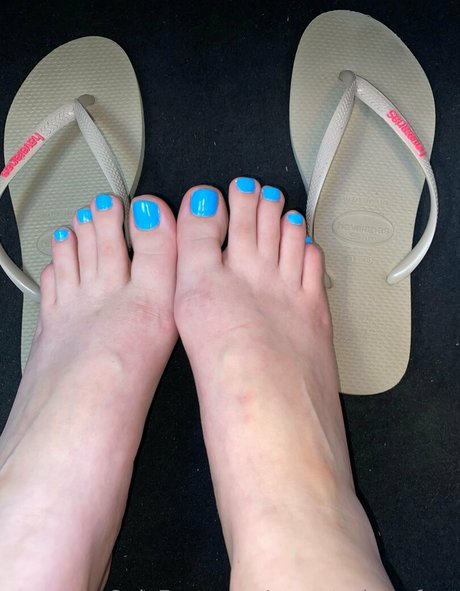 yourstrulymsfeet セックスモデル 写真