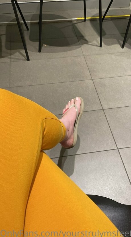 yourstrulymsfeet 完璧なモデル 写真