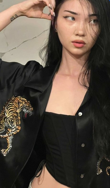 アジアン asmr オンリーファンズ 無料 写真