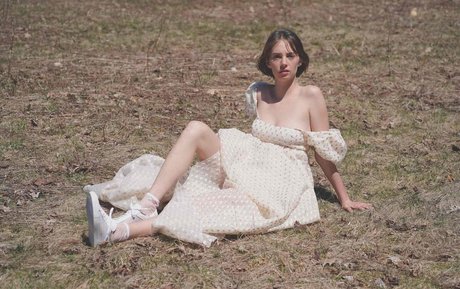 Maya Hawke 素敵なスター 写真