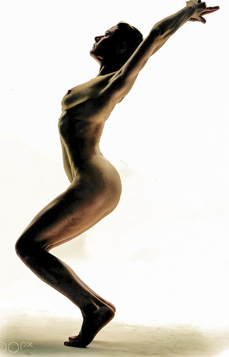 裸の女の子オンリーファンズ えろた 写真