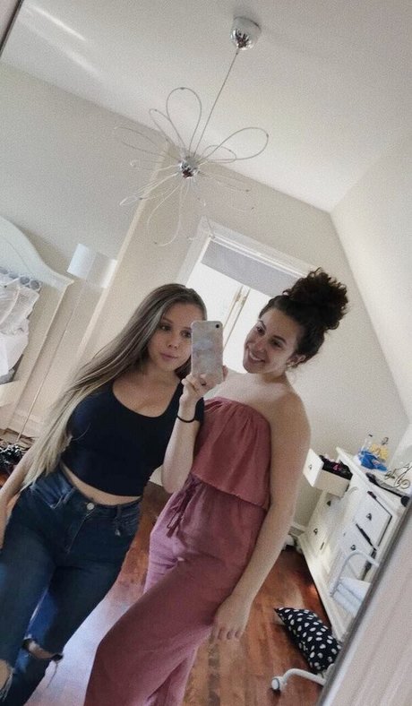 Emily Kyte スター ヌード 画像