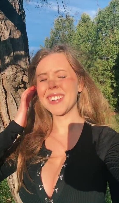 Emily Kyte 素敵なモデル ギャラリー