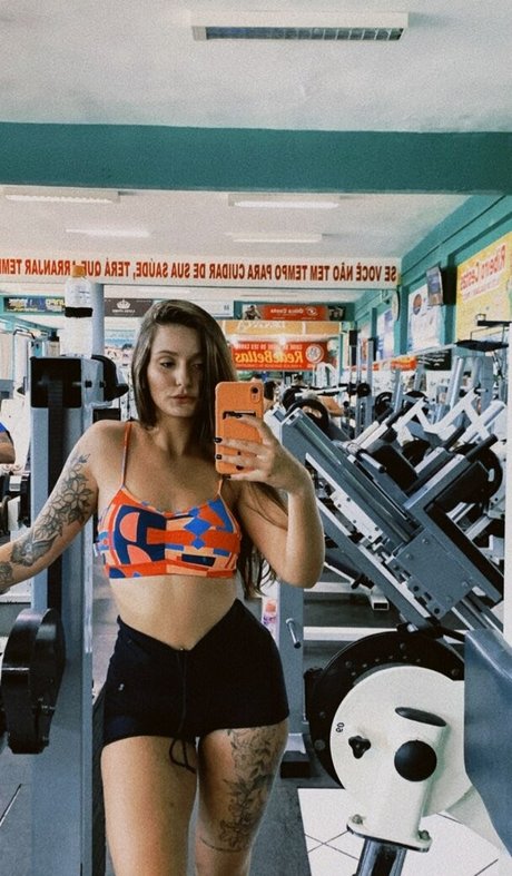 熟女 太め オンリーファンズ セクシーヌード ギャラリー