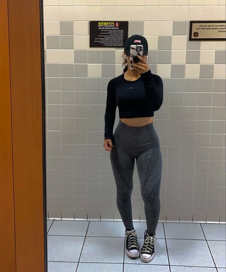 Roxanne Perez 素敵なポルノスター ギャラリー