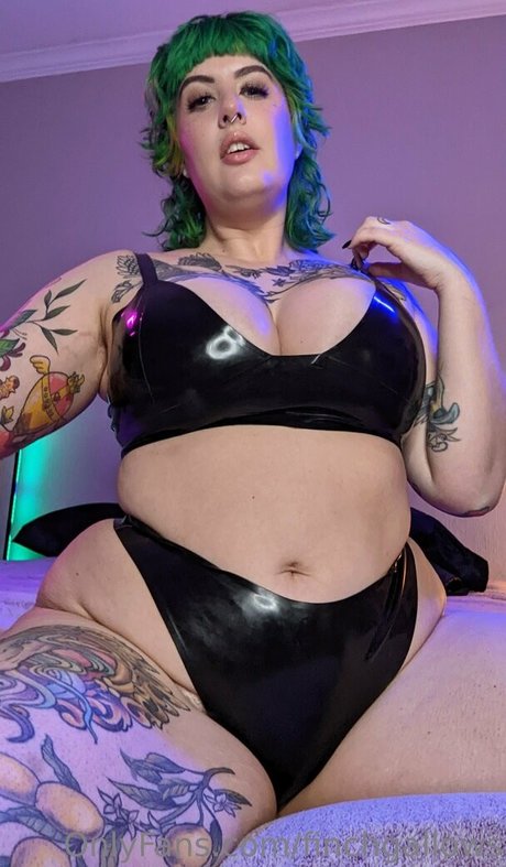 finchgallows ポルノスター 裸 写真