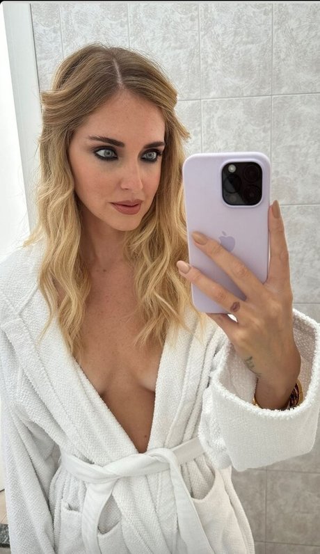 Chiara Ferragni ポルノモデル 写真