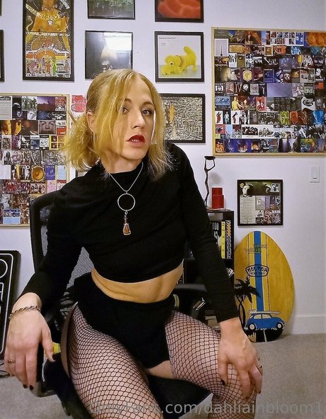 ぽっちゃりブルネットオンリーファンズ 無料セックス 写真