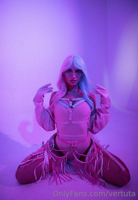 vertuta 可愛いモデル 画像