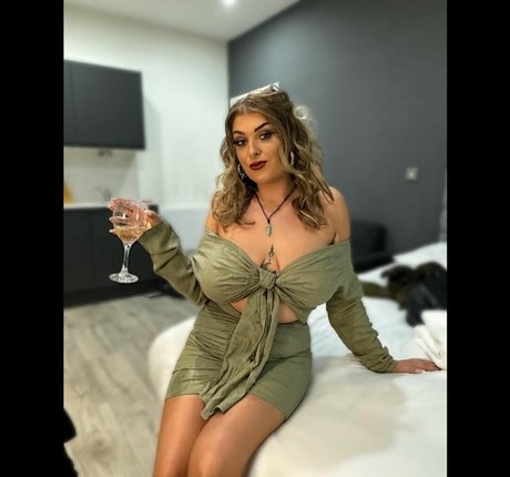 バスルームファックオンリーファンズ セクシー 写真