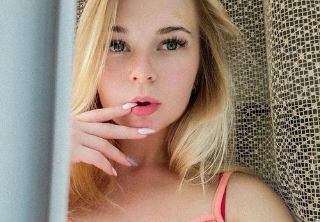 a tendergirl vialeti アート女優 写真