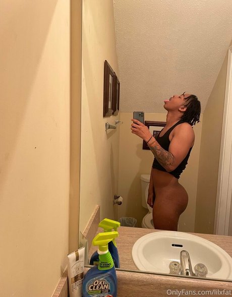 足 マンコ オンリーファンズ 無料ヌード 写真