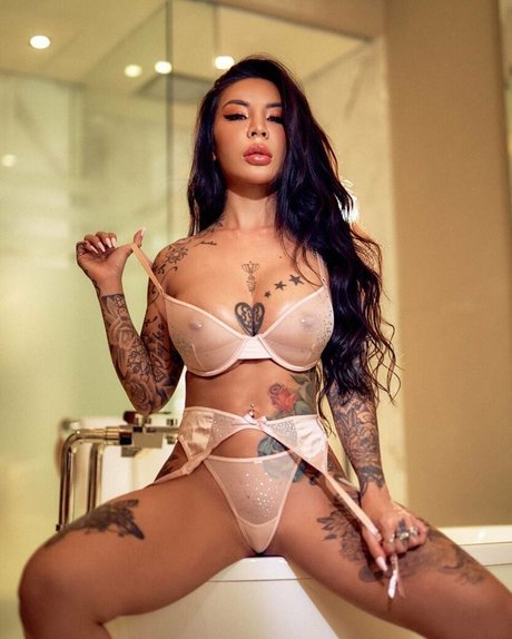 kimmyxxzzz エロティックなスター アーカイブ