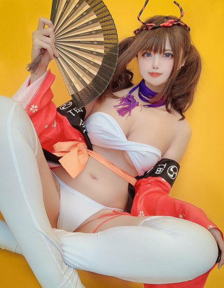 裸の女の子オンリーファンズ ポルノ 写真