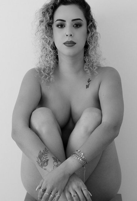 thaylanasales ポルノスター ヌード アーカイブ