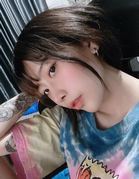 Xgina ポルノスター 写真