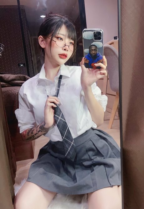 ドイツのアマチュアオンリーファンズ アートヌード 画像