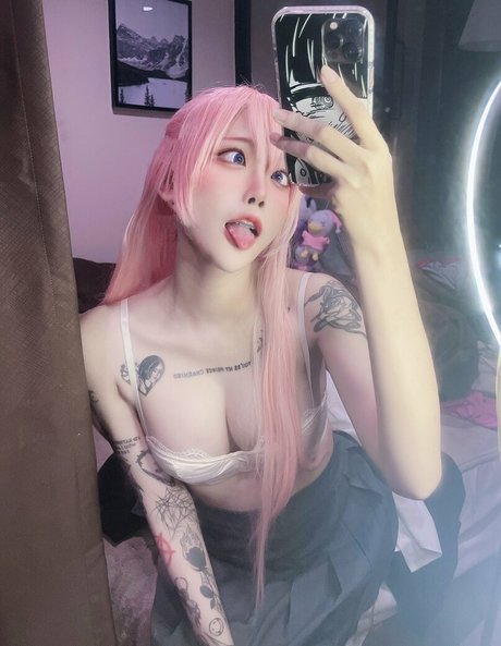 ティーンランジェリーオンリーファンズ ポルノ 画像