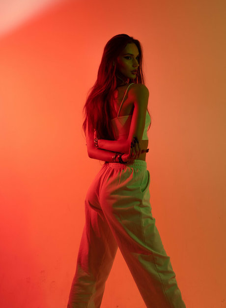 フィットネス 裸 オンリーファンズ 素敵 画像