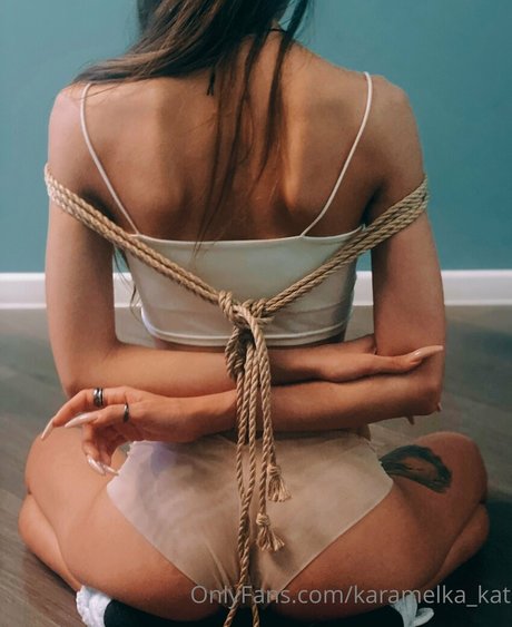 karamelka kat ポルノスター ヌード 画像