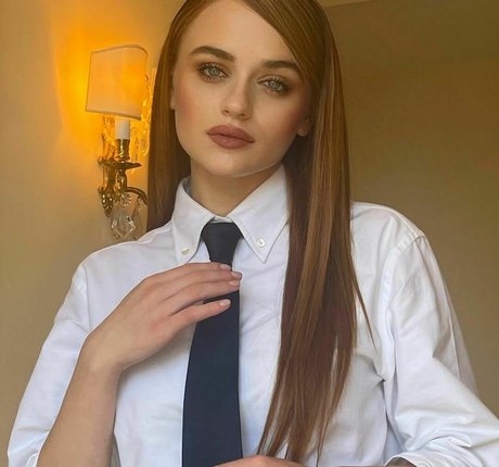 イギリスのおばあちゃんオンリーファンズ セクシー 写真