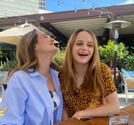 ダウンオンリーファン セクシー 写真