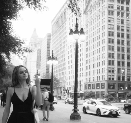 パンツを食い込ませるオンリーファンズ セクシーヌード 画像