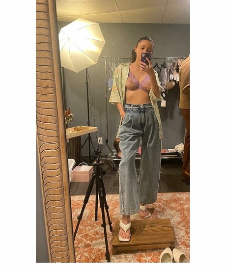 アラブ人妻オンリーファンズ 裸 写真