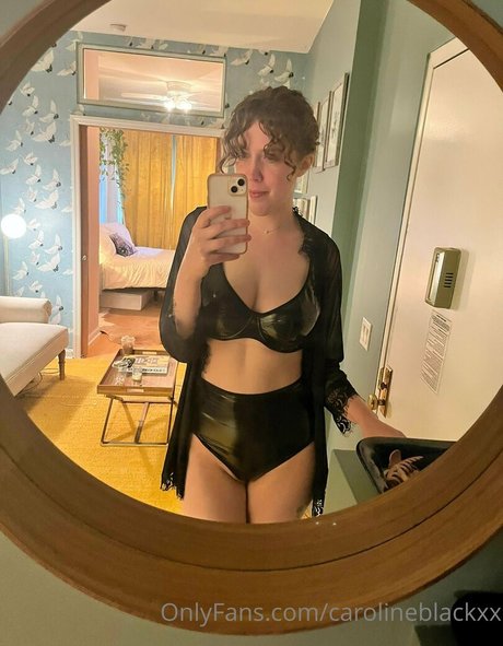 carolineblackxx ホットモデル 写真