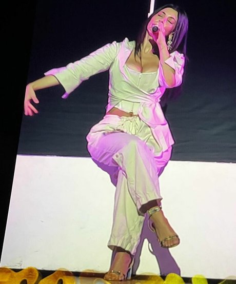 Marina Diamandis 高品質モデル 写真