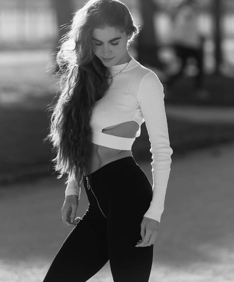 Effy Jones セクシーモデル 写真