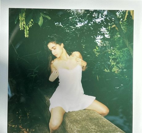 Effy Jones ヌードモデル 画像