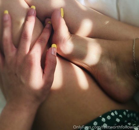 feetworthfollowing ポルノスター 独占 写真