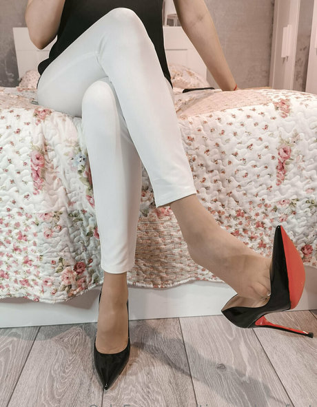 tiny nylon feet セックススター 画像