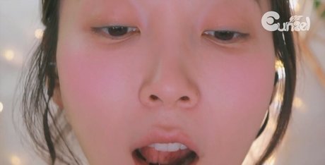 Eunzel ASMR ポルノスター HD 画像