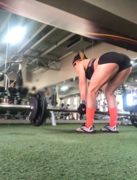 Sara Miller ポルノスター パーフェクト 画像