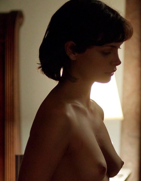 Morena Baccarin スター 裸 ギャラリー