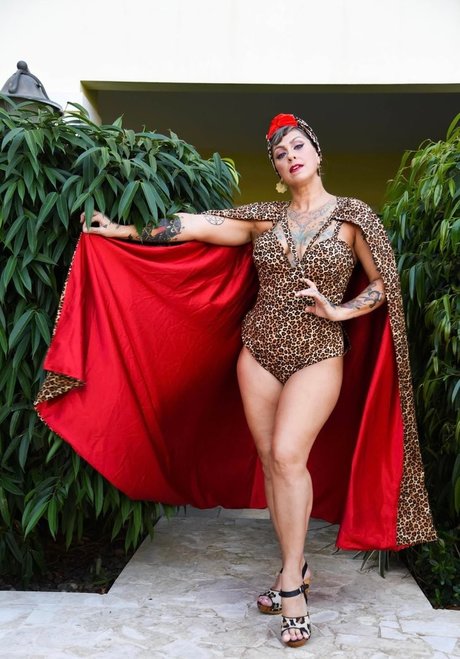 小さいチンポのシーメールオンリーファンズ えろ 画像