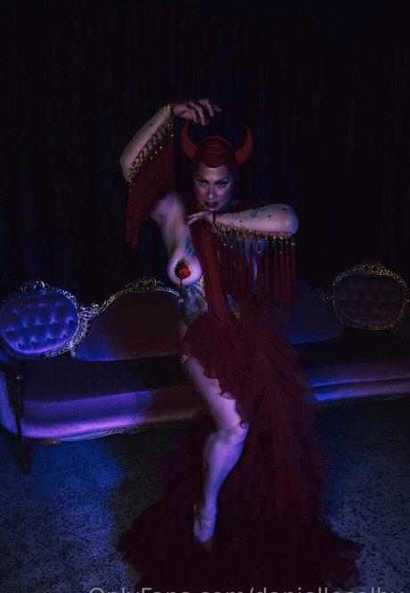 かわいいブロンドのオンリーファンズ パーフェクト 写真