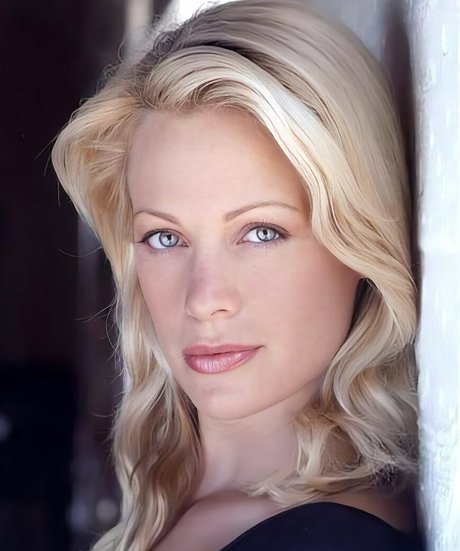 Alison Eastwood アダルトモデル 写真
