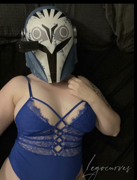 Curvy Nerd Penny 裸のスター 写真