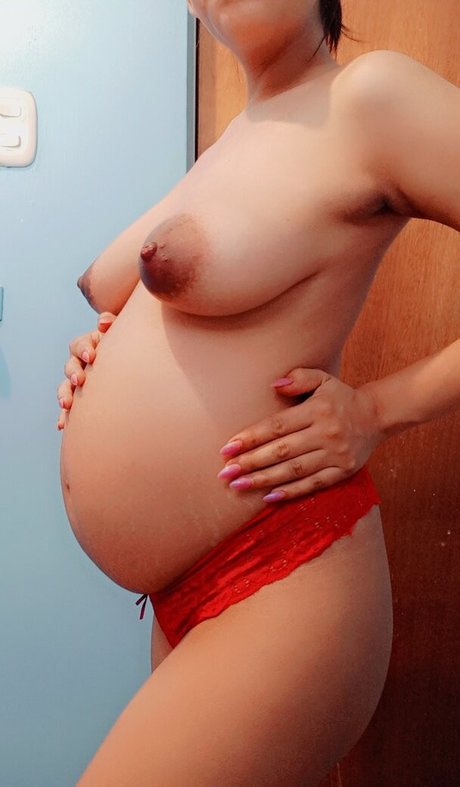 desiree ポルノモデル 写真