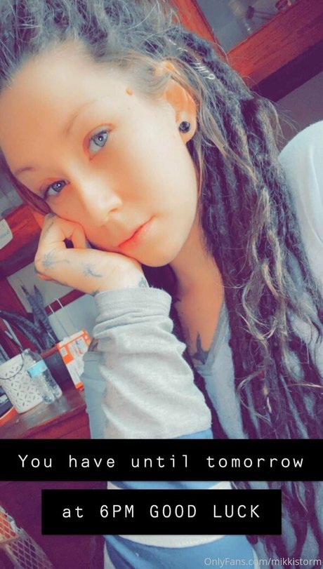 mikkistorm 裸のスター 写真