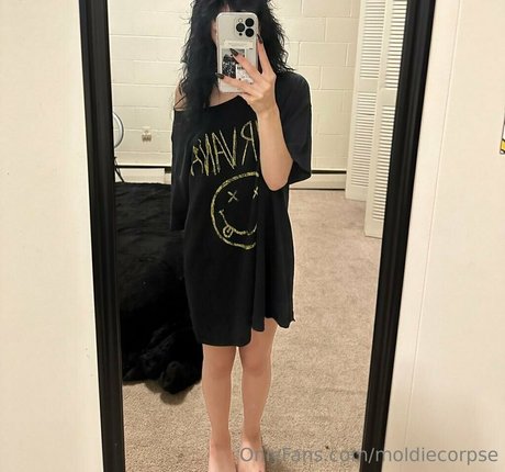 moldiecorpse セクシー女優 写真