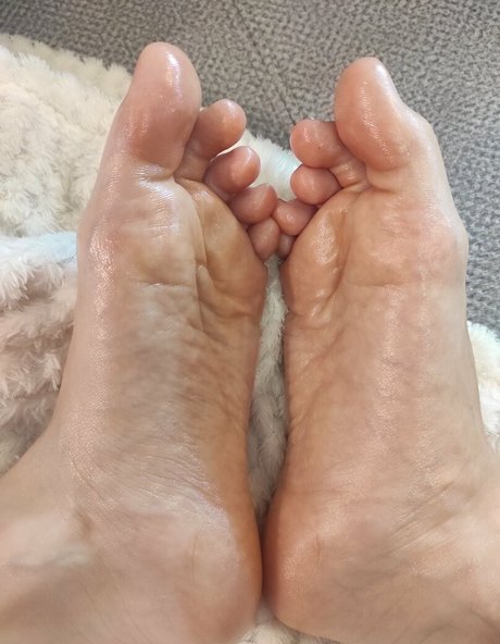 footjobsqueen ポルノモデル 写真