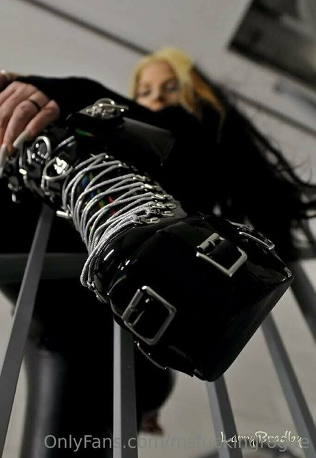 msfuckingrogue アダルトスター 写真