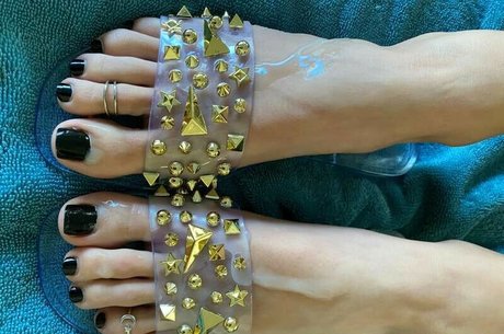 カーリーエボニーオンリーファンズ エロチック 写真