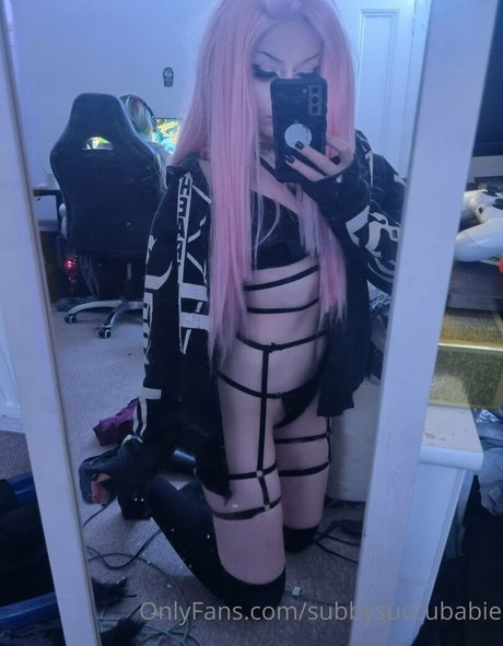 subbysuccubabie セックススター 画像