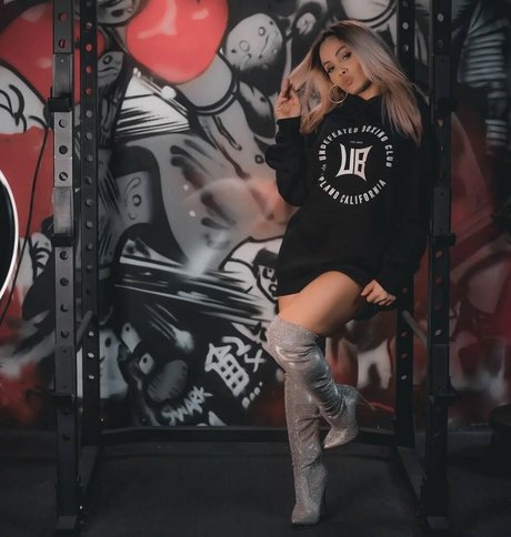 ベビーシッターオンリーファンズ 無料裸 ギャラリー